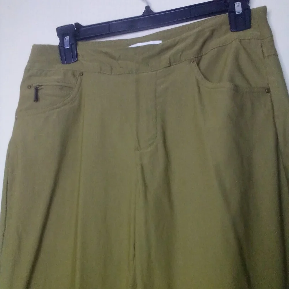 Cato Pants Women 6 Pull On Elastic Waist Boot Cut Pockets Soft Stretch Green